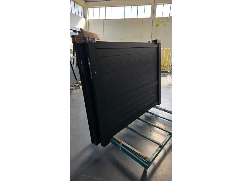 Image de fabrication: portail battant terminé