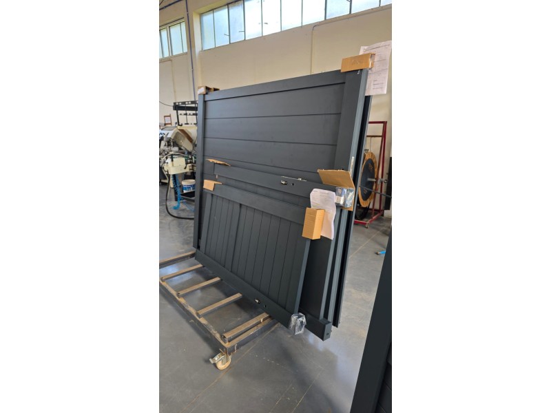 Image de fabrication: portail battant